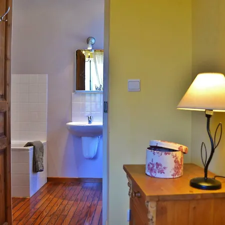 Chatelet De Pensión 4*